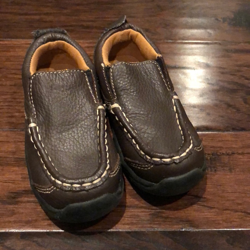 Boys shoes